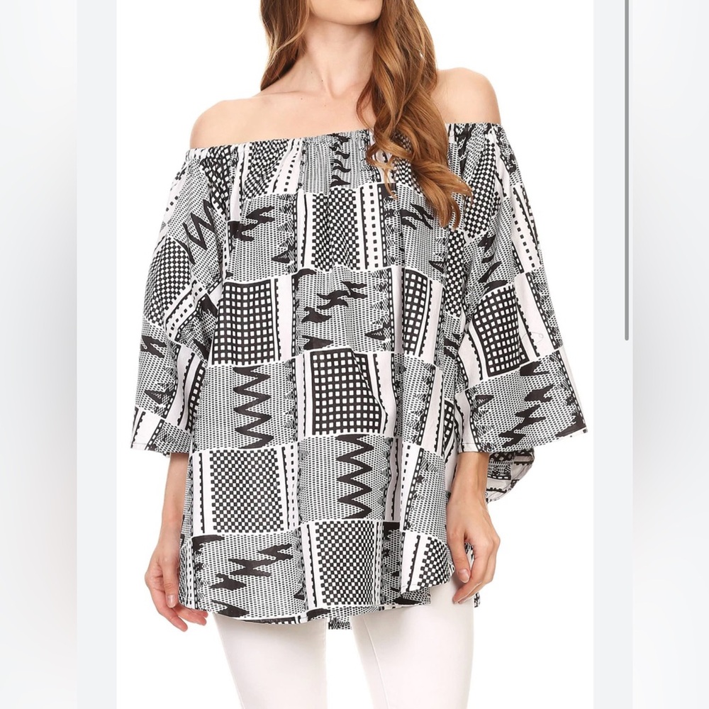 Cowgirl women’s L‎ scoopneck or off the shoulder blouse with butterfly sleeves